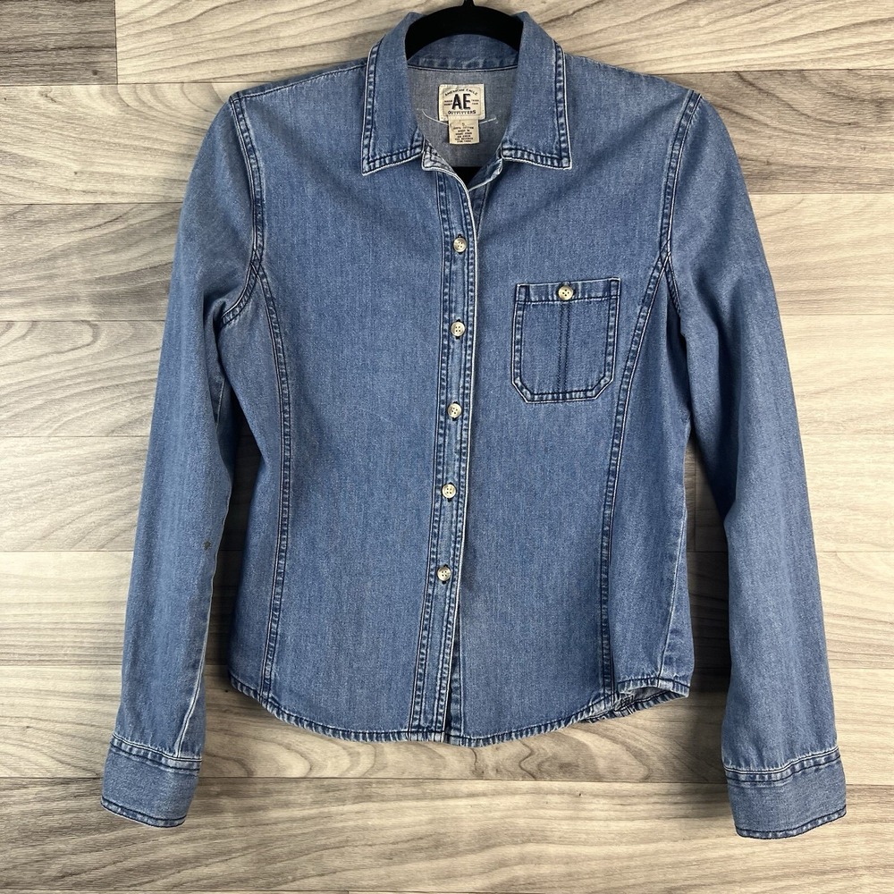 American Eagle Button Up Shirt Womens Small Blue Chambray Long Sleeve Pocket Top